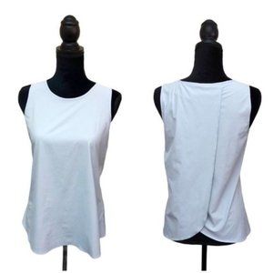 Nic + Zoe Open Slit Back Sleeveless Crewneck Top | Extra Small